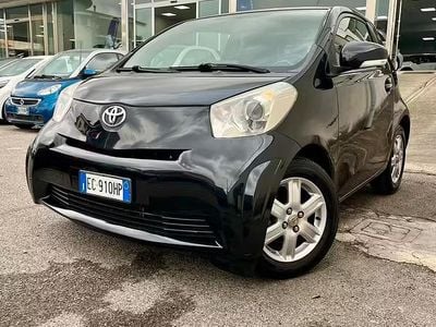 Usata Toyota iQ Sol 67 CV (49 kW) 2010 Nero Utilitaria