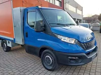 Usata Iveco 35.12 116 CV (85 kW) 2021 Blu Furgone