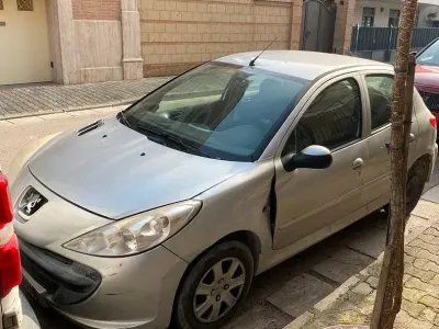 Usata Peugeot 206 60 CV (44 kW) 2012 Berlina