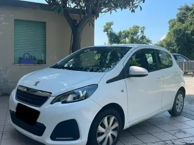 Usata Peugeot 108 69 CV (50 kW) 2014 Bianco Berlina