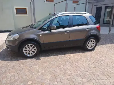 Usata Fiat Sedici Dynamic 120 CV (88 kW) 2010 Marrone SUV