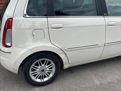 Usata Lancia Musa 95 CV (69 kW) 2012 Bianco Monovolume