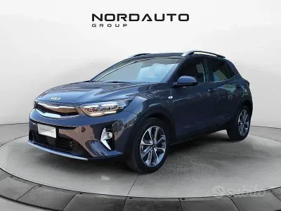 Occasion Kia Stonic Style 120 ch (88 kW) 2022 Gris SUV