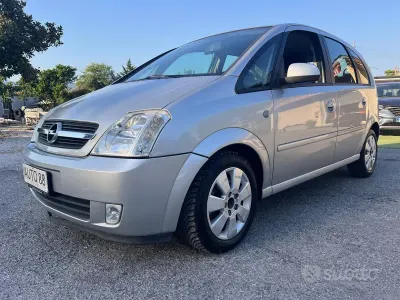 Usata Opel Meriva Cosmo 75 CV (55 kW) 2004 Grigio Monovolume
