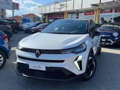 Nuova Renault Captur Techno 120 CV (88 kW) 2026 Bianco SUV