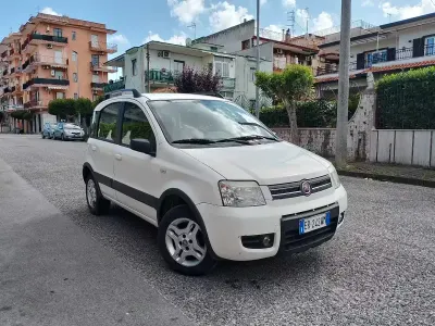 Usata Fiat Panda Climbing 60 CV (44 kW) 2009 Utilitaria