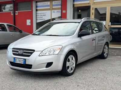 Usata Kia Ceed GT LX 90 CV (66 kW) 2008 Argento Station wagon