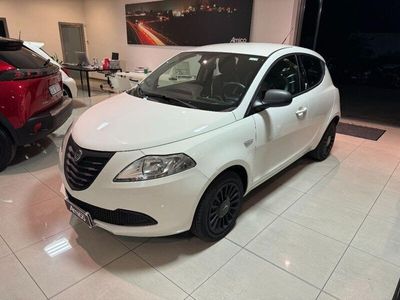 usata Lancia Ypsilon 1.2 69 CV 5 porte Gold 70.000 Km Neopatentati