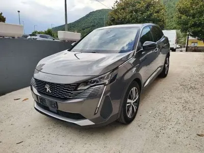 Usata Peugeot 3008 131 CV (96 kW) 2024 Grigio SUV