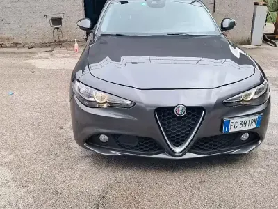 Usata Alfa Romeo Giulia 150 CV (110 kW) 2016 Berlina