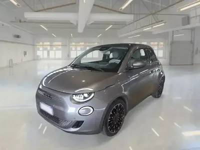 Używany Fiat 500e La Prima 42 kW (58 KM) 2022 Sedan/Limuzyna