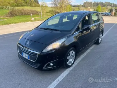 Usata Peugeot 5008 Business-Line 115 CV (84 kW) 2014 Nero Monovolume