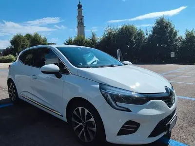Usata Renault Clio 145 CV (106 kW) 2021 Bianco Utilitaria
