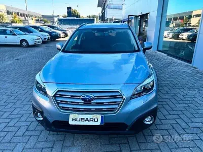 Usata Subaru Outback 150 CV (110 kW) 2017 Grigio Station wagon