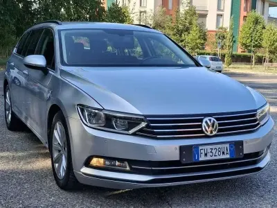 Usata VW Passat Business 120 CV (88 kW) 2019 Argento Station wagon
