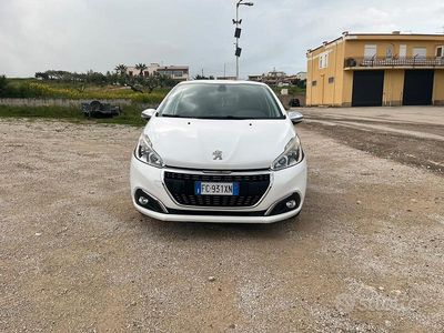 Usata Peugeot 208 75 CV (55 kW) 2016 Bianco Utilitaria