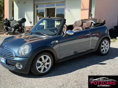 Usata Mini Cooper Cabriolet 120 CV (88 kW) 2010 Blu Cabrio