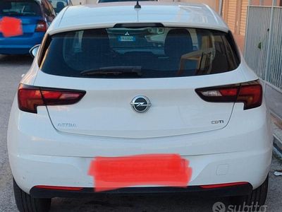 Usata Opel Astra Edition 82 CV (60 kW) 2016 Bianco Utilitaria
