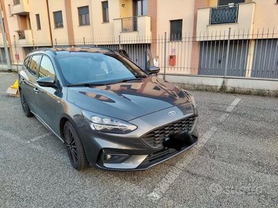 Usata Ford Focus 150 CV (110 kW) 2019 Grigio Station wagon