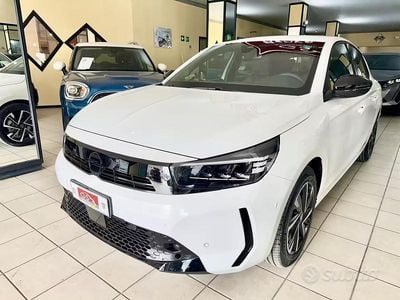 Usata Opel Corsa 101 CV (74 kW) 2025 Bianco Utilitaria