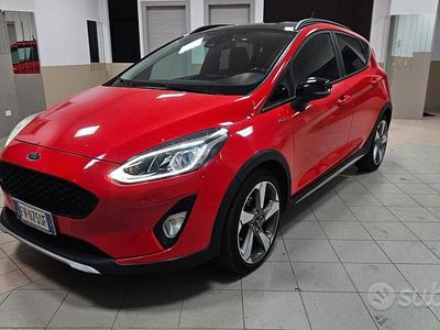 Usata Ford Fiesta Active 86 CV (63 kW) 2019 Rosso Berlina