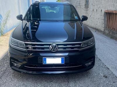Usata VW Tiguan R-line 240 CV (176 kW) 2019 Nero SUV