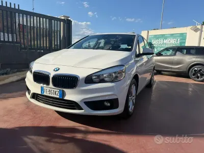 Usata BMW 216 Active Tourer Advantage 116 CV (85 kW) 2016 Bianco Monovolume