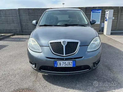 Usata Lancia Ypsilon 77 CV (56 kW) 2009 Grigio Utilitaria
