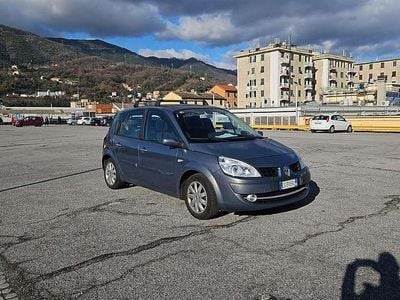 Usata Renault Scénic II Dynamique 106 CV (77 kW) 2007 Argento Monovolume