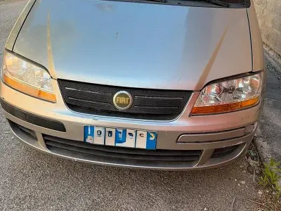 Usata Fiat Idea 69 CV (50 kW) 2004 Grigio Monovolume