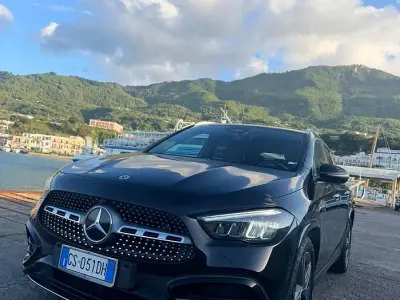Usata Mercedes GLA200 AMG Line Premium 150 CV (110 kW) 2024 Nero SUV
