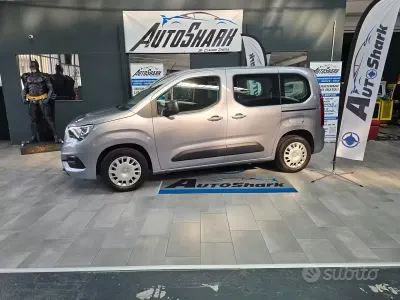 Usata Opel Combo Life Edition 102 CV (75 kW) 2022 Grigio Monovolume