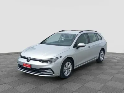Usata VW Golf VIII Life 116 CV (85 kW) 2022 Argento riflesso Station wagon