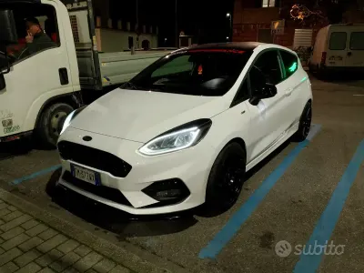 Usata Ford Fiesta 86 CV (63 kW) 2018 Bianco Utilitaria