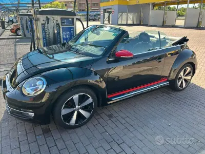Usata VW Beetle 105 CV (77 kW) 2015 Nero Utilitaria