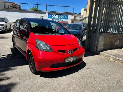 Usata Toyota Aygo Sol 54 CV (39 kW) 2007 Rosso Utilitaria