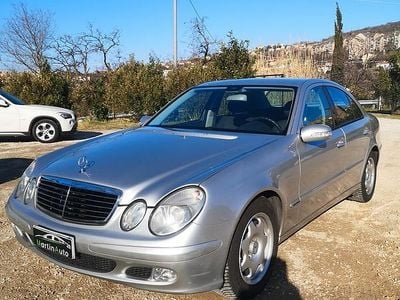 Usata Mercedes E270 Classic 177 CV (130 kW) 2004 Grigio Berlina