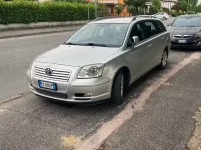 Usata Toyota Avensis