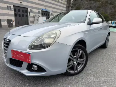 Usata Alfa Romeo Giulietta Exclusive 150 CV (110 kW) 2013 Blu Utilitaria