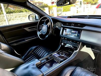 Usata Jaguar XF 180 CV (132 kW) 2016 Bianco Berlina