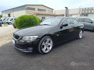 Usata BMW 320 Cabriolet Efficient Dynamics 184 CV (135 kW) 2011 Nero Cabrio