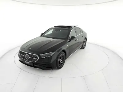 Usata Mercedes E300 AMG Line Premium Plus 313 CV (230 kW) 2025 Nero ossidiana metallizzato Berlina