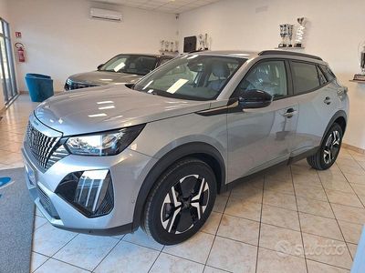 Usata Peugeot 2008 Allure 102 CV (75 kW) 2024 Grigio SUV