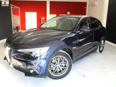 Usata Alfa Romeo Stelvio Executive 179 CV (131 kW) 2018 Blu/azzurro SUV