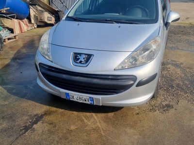 usata Peugeot 207 HDI neopatentati