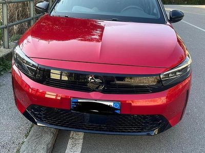 Usata Opel Corsa 101 CV (74 kW) 2024 Rosso Utilitaria
