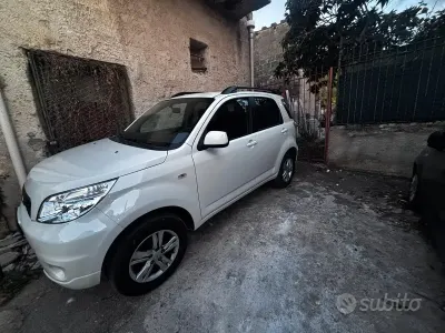 Usata Daihatsu Terios 102 CV (75 kW) 2012 Bianco SUV