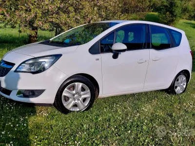 Usata Opel Meriva 2015 Bianco Monovolume