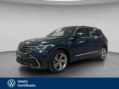 Usata VW Tiguan R-line 150 CV (110 kW) 2022 Blu pastello SUV