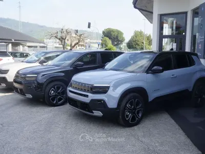 Ny Jeep Avenger Summit 110 HK (80 kW) 2026 Svart SUV